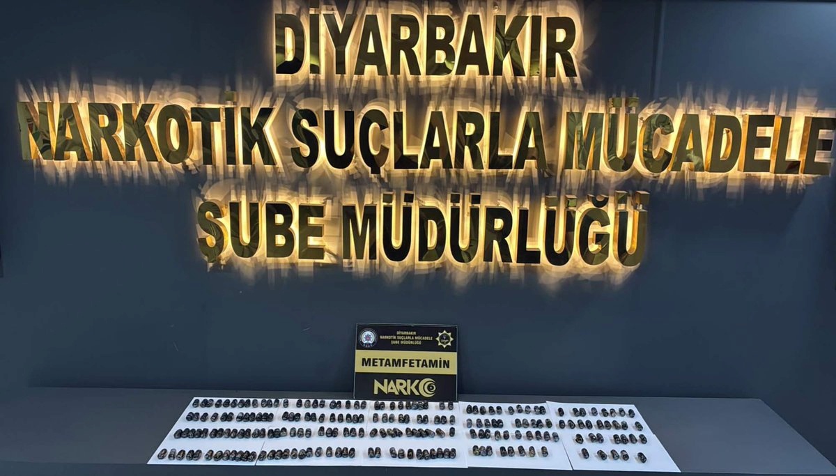 Diyarbakır\'da yutulan 1420 gram metamfetaminle 2 yabancı uyruklu tutuklandı
