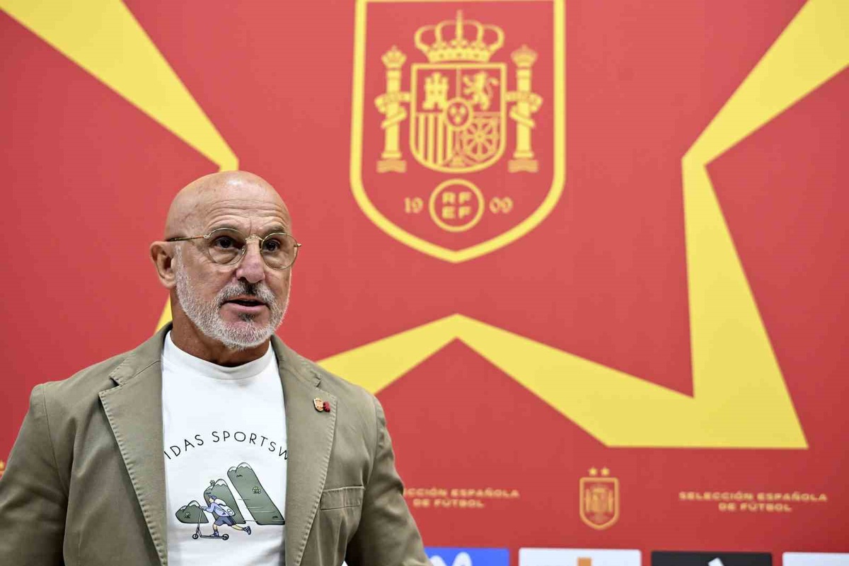 İspanya Futbol Federasyonu, de la Fuente\'nin sözleşmesini 2032\'ye kadar uzattı