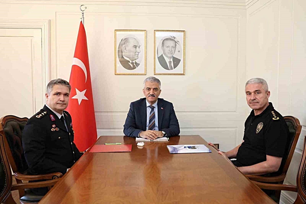 Düzce\'de son bir haftada yakalanan 46 kişiden 15\'i tutuklandı