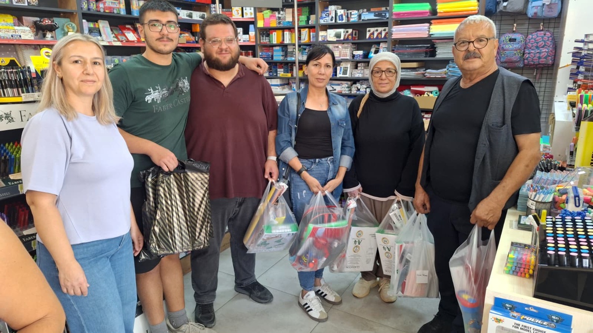 Edirne Keşan\'da el emeği ürünler 45 bin lira gelir getirdi, 15 öğrenciye destek oldu