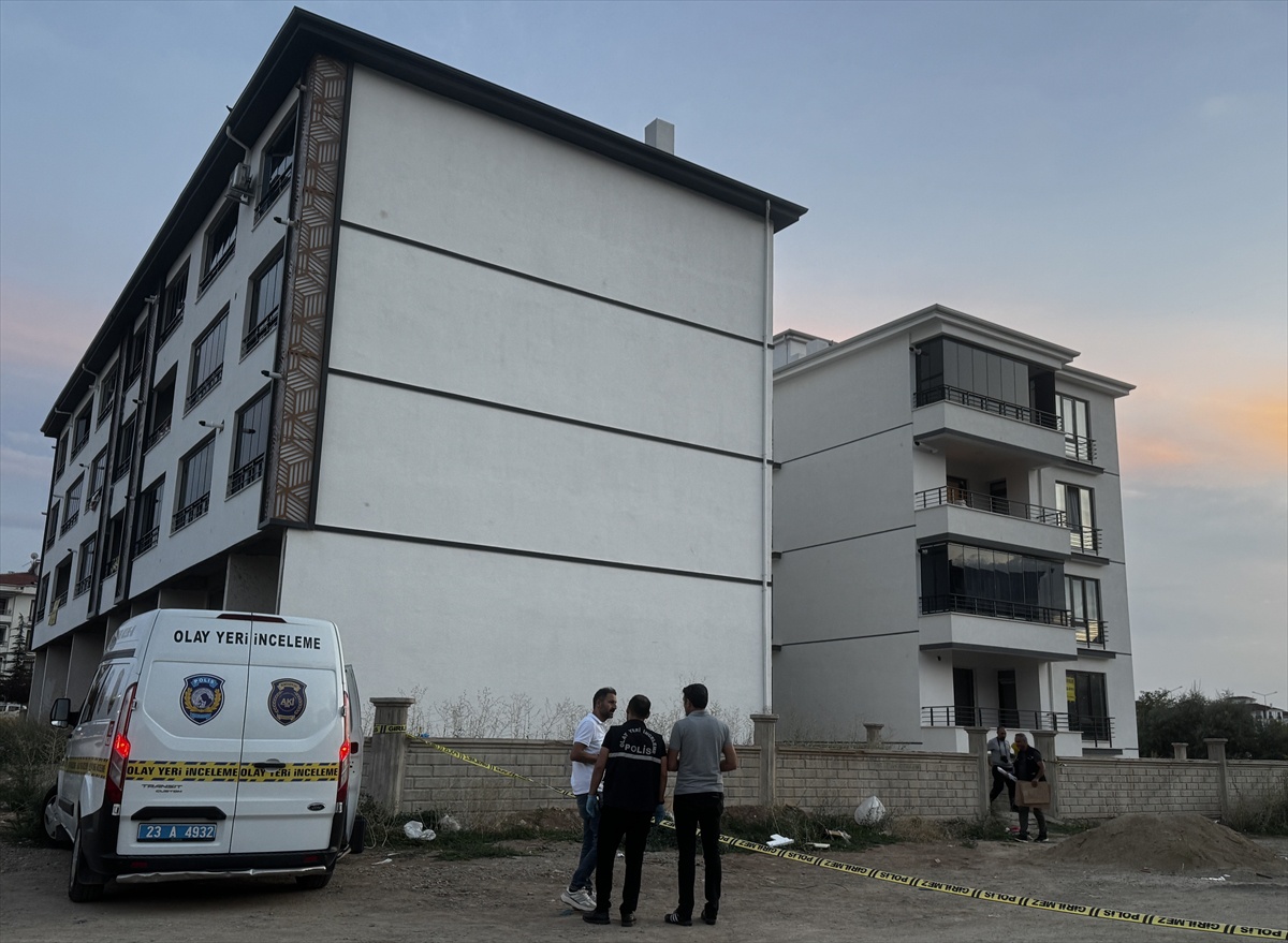 Elazığ\'da silahlı kavgada yaralanan 1 kişi hastanede öldü, 1 kişi yaralandı