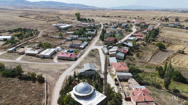 Elif Eralp'ın partisi Berlin'de birinci oldu, Kayseri Panlı'da sevinçle karşılandı