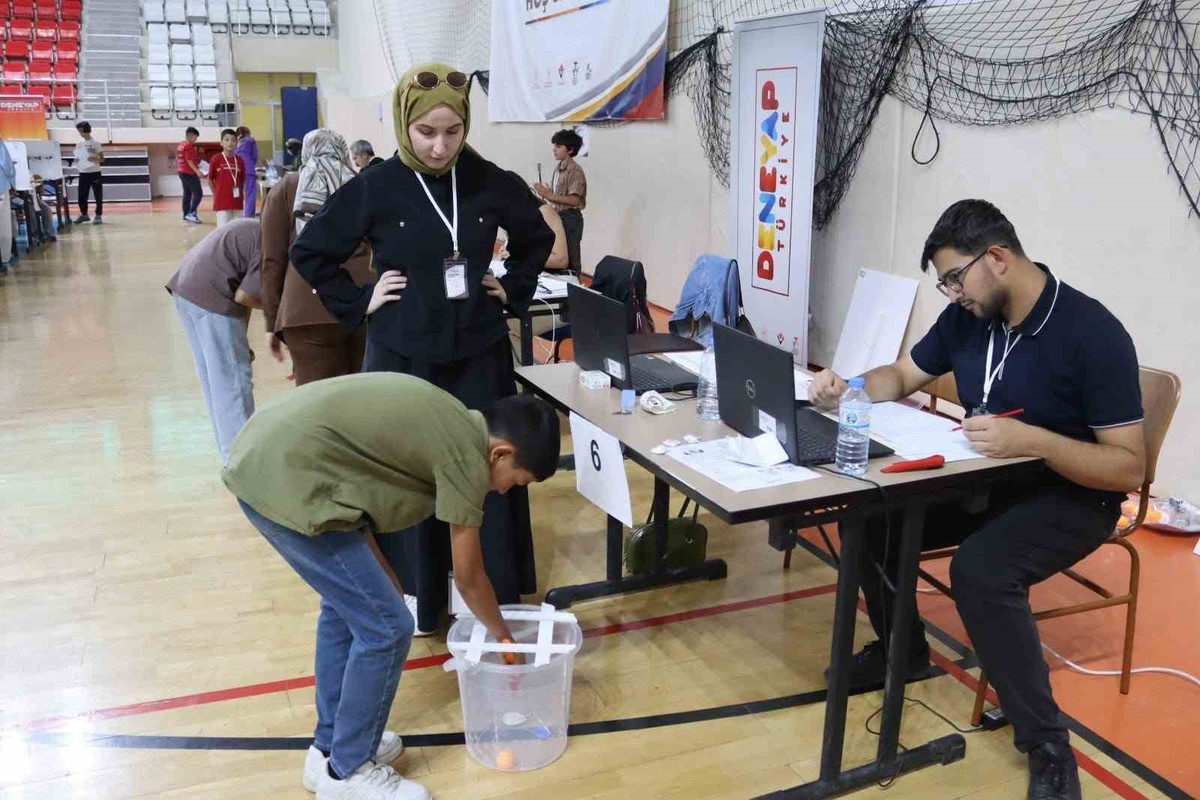 Erzincan\'da Deneyap sınavı, ortaokul ve lise öğrencilerinin projelerine sahne oldu
