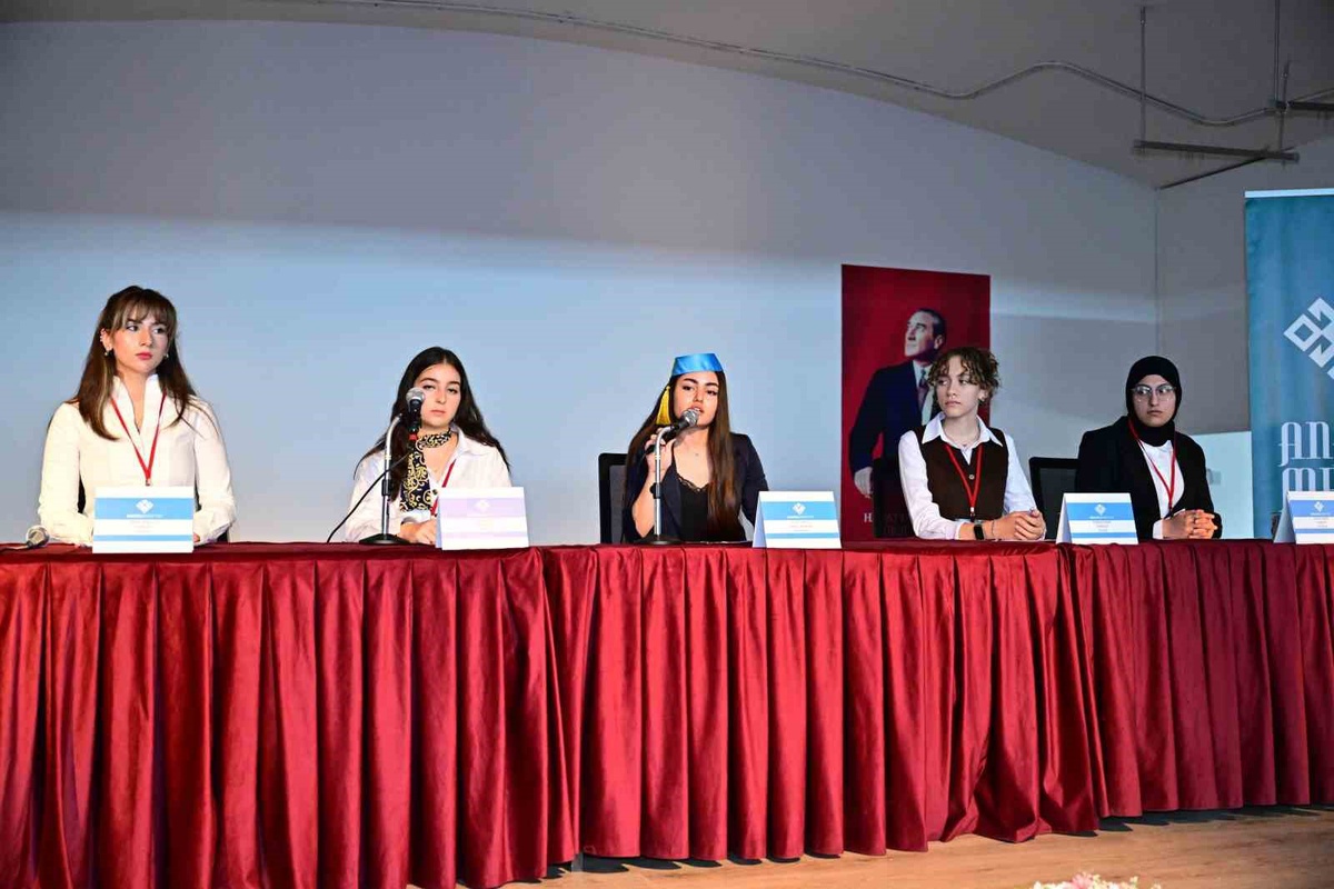 Anadolu Mektebi\'nin Cengiz Dağcı Okumaları Eskişehir\'de 9 ilden öğrenciyle başladı