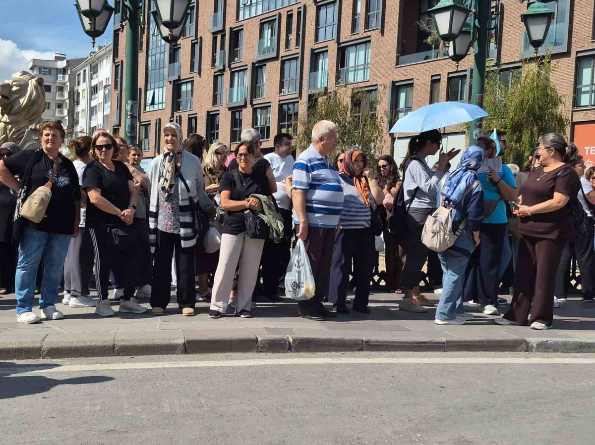 Eskişehir\'de turistler Odunpazarı ve Porsuk\'ta kent ekonomisini canlandırıyor