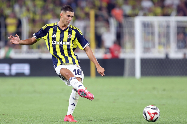 Fenerbahçe'de Mert Müldür ameliyat oldu! İşte sahalardan uzak kalacağı süre