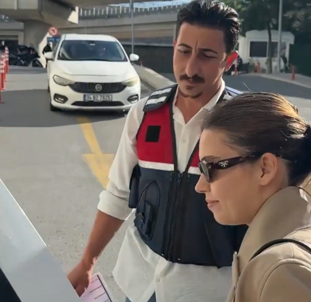 Fransa dönüşü gözaltına alınan Afra Saraçoğlu serbest bırakıldı