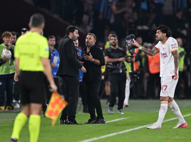 Galatasaray'da yönetim de isyan etti! Okan Buruk'a flaş eleştiriler