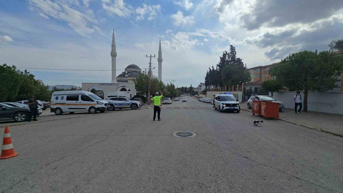 Gaziantep İslahiye\'de 71 mahalledeki okul çevresinde polis denetimi sürüyor