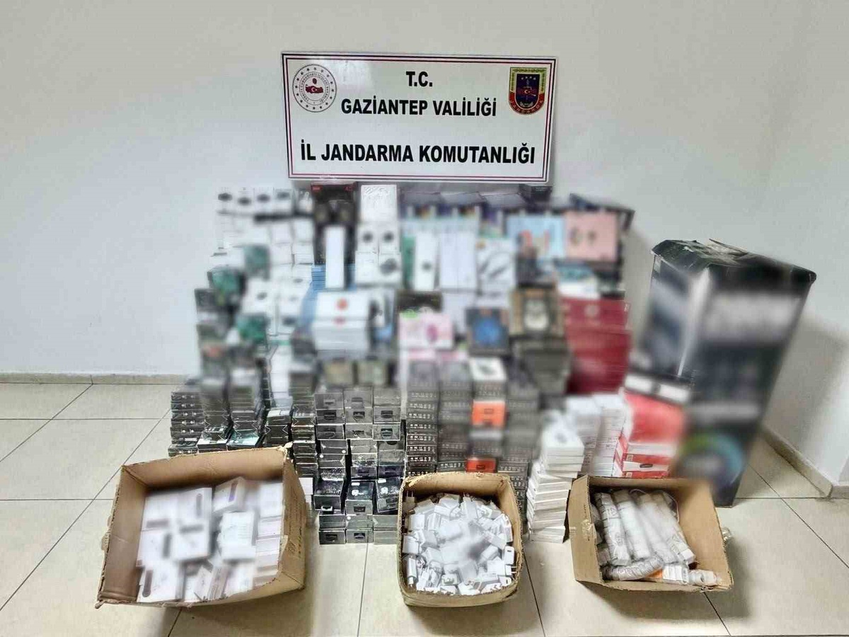 Gaziantep’te 4 milyon TL değerinde kaçak elektronik eşya ele geçirildi: 2 gözaltı