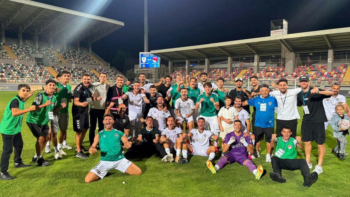 Gaziemir Spor, Denizli İdmanyurdu\'nu 5-0 mağlup edip ligdeki ilk galibiyetini aldı