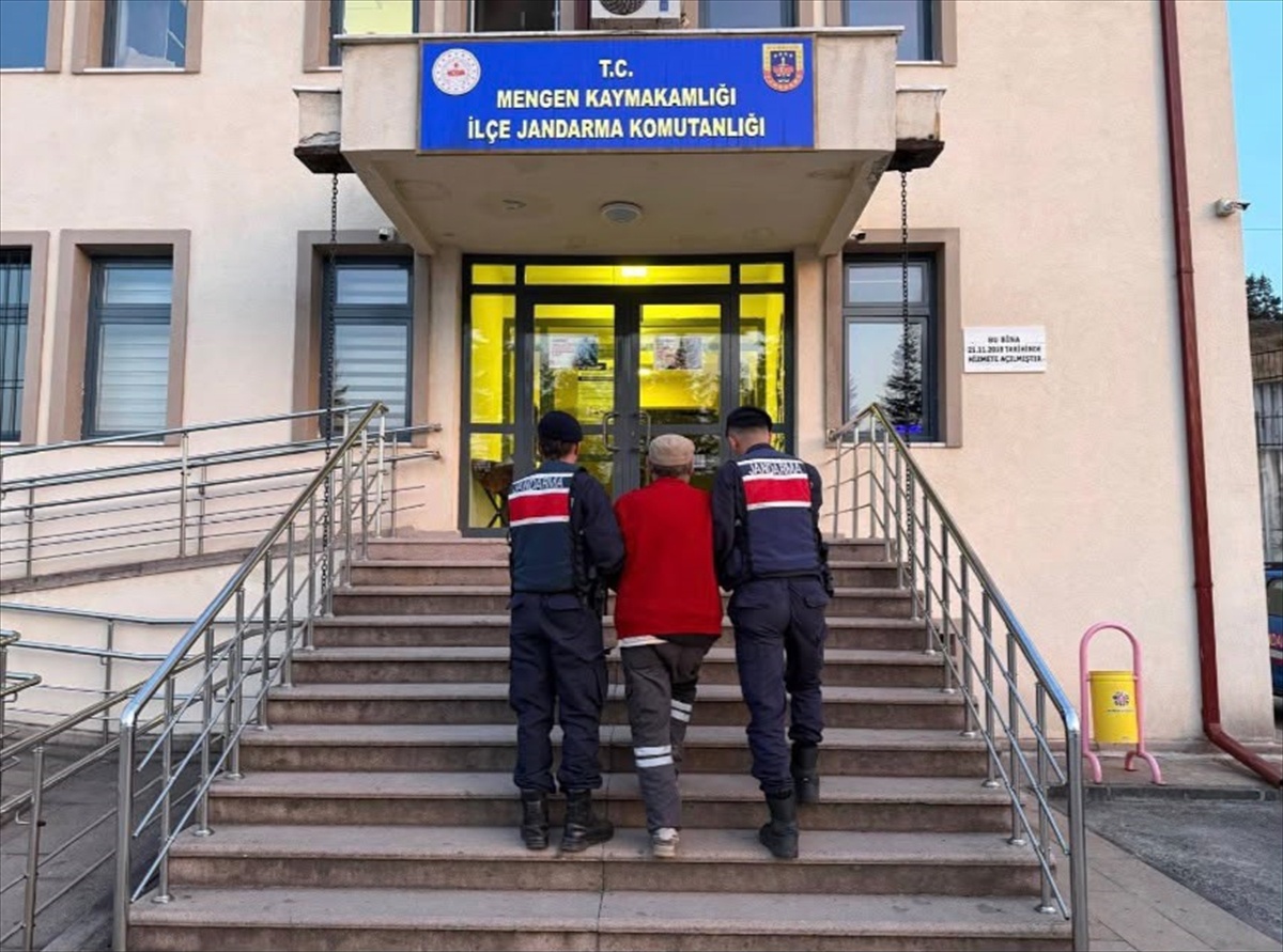 Bolu Mengen\'de baba ve oğlunu öldüren zanlı ormanda yakalanıp adliyeye sevk edildi