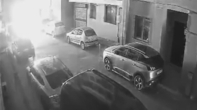 Kağıthane'de 3 servis aracının yakılmasıyla ilgili 12 şüpheliden 9'u tutuklandı