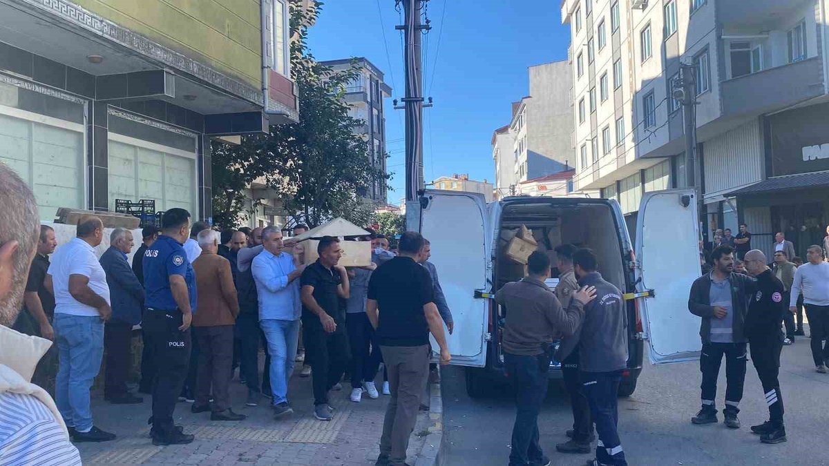 Eşini bıçakla öldürdüğü iddia edilen 80 yaşındaki kişi Kapaklı\'da gözaltına alındı