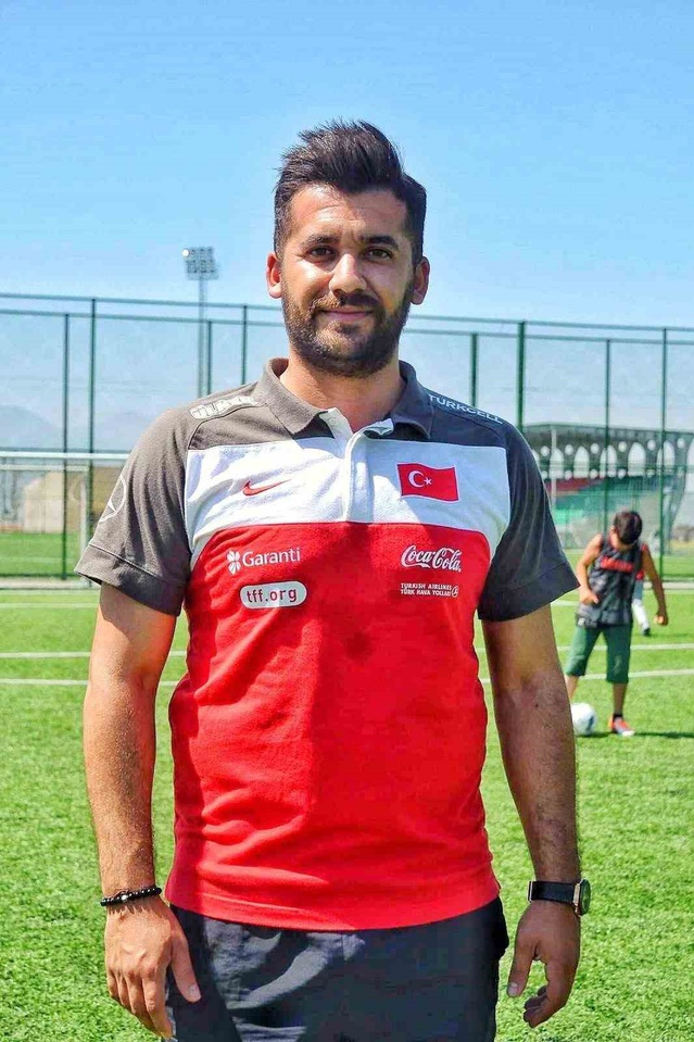 Kayseri Süper Amatör Küme'de Develispor, antrenör Eren Çalapverdi ile anlaştı