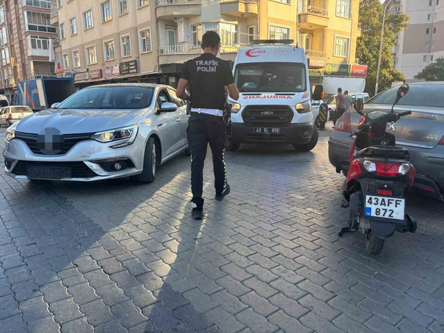 Kütahya Tavşanlı'da otomobil ve motosikletin çarpıştığı kazada 1 kişi yaralandı