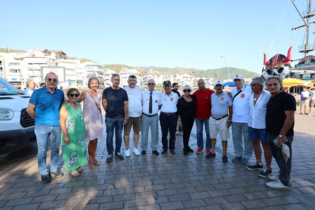 Marmaris'te gaziler ve aileleri mehtap turunda buluştu