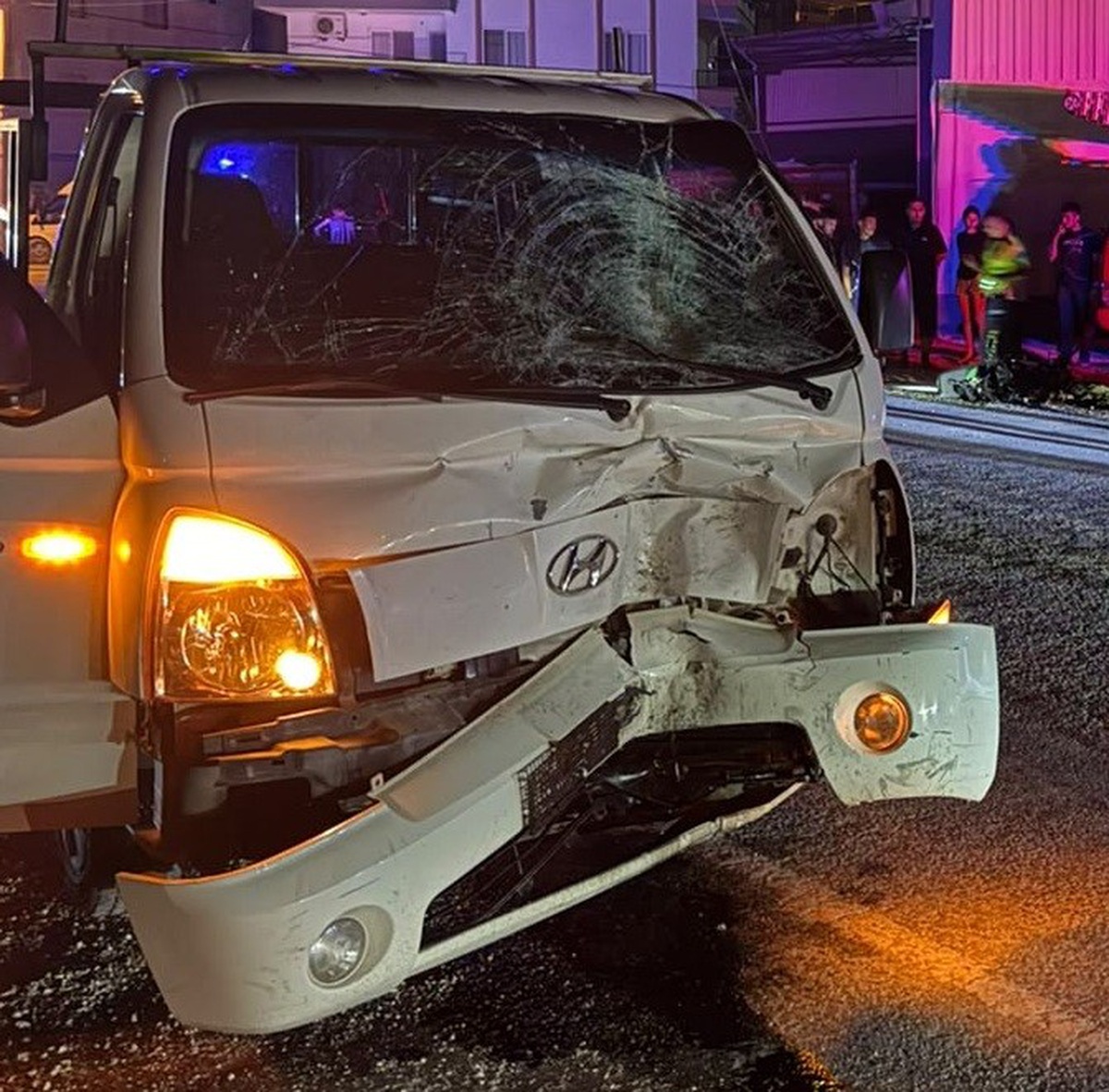 Mersin Erdemli\'de 16 yaşındaki motosiklet sürücüsü öldü, kamyonet sürücüsü tutuklandı
