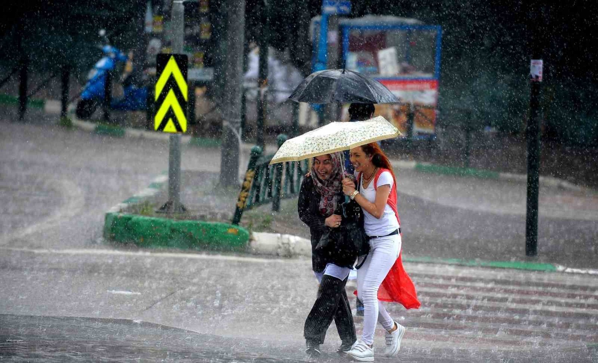 Meteoroloji Erzincan çevresinde öğleden sonra gök gürültülü sağanak bekliyor