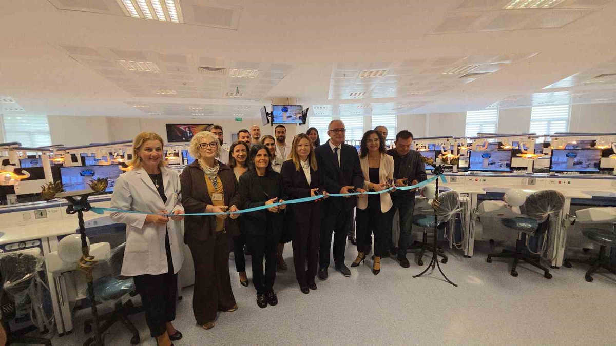 OMÜ Diş Hekimliği Fakültesinde 86 öğrenci kapasiteli fantom laboratuvarı açıldı