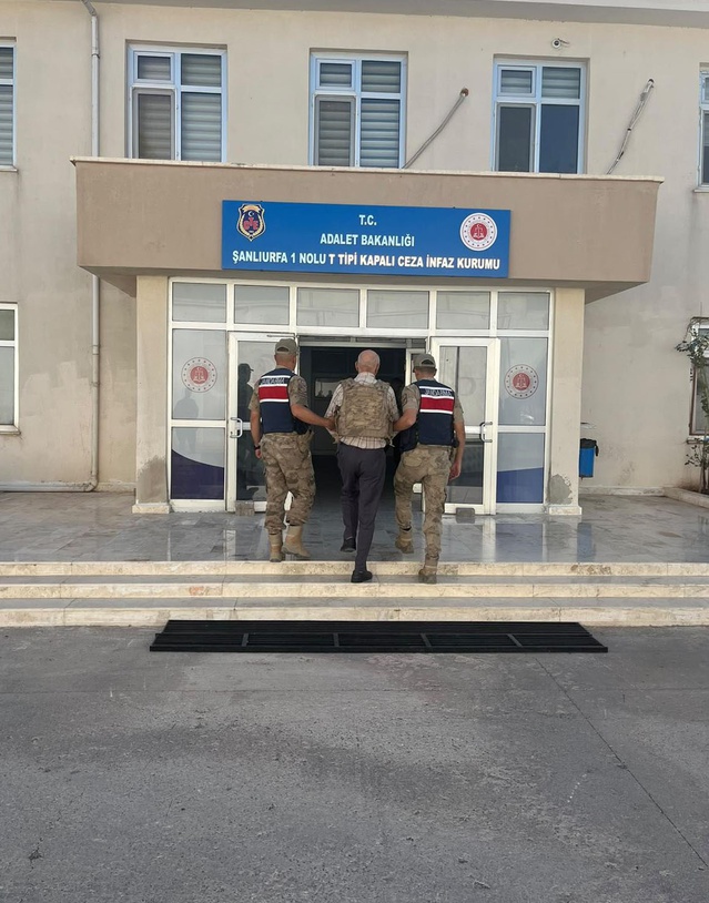 Şanlıurfa'da jandarma operasyonuyla yakalanan kasten öldürme zanlısı tutuklandı