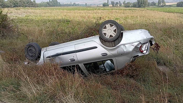 Tokat Yeşilyurt'ta otomobil takla attı, sürücü yaralanarak hastaneye sevk edildi