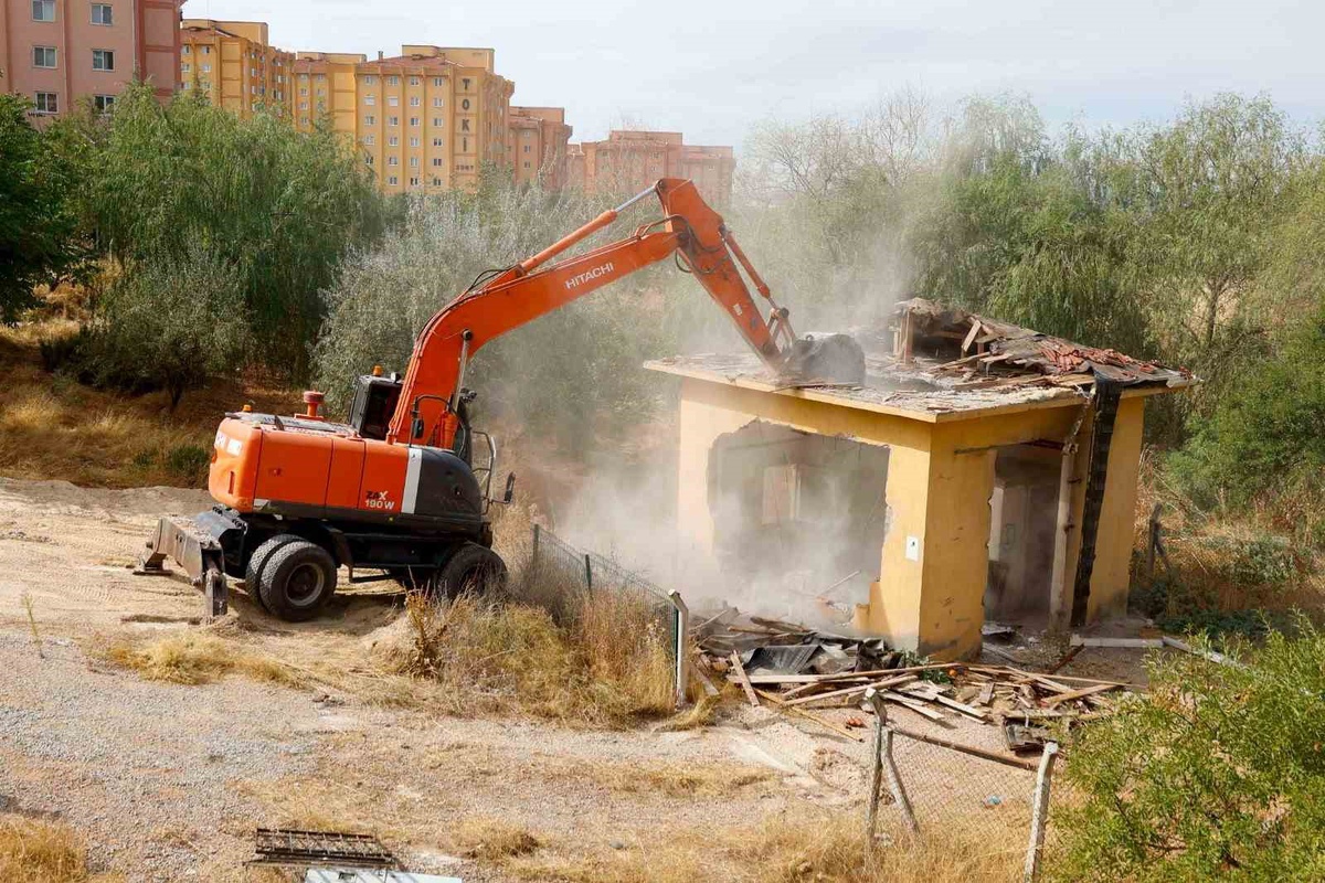 Uşak\'ta yaklaşık 20 bin kişiye hizmet sunacak atık su terfi merkezi hizmete girdi