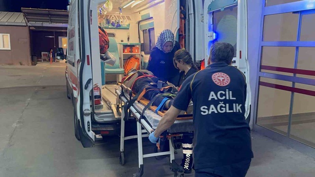 Adıyaman'da otomobille çarpışan motosikletteki 1 kişi yaralanıp hastaneye kaldırıldı