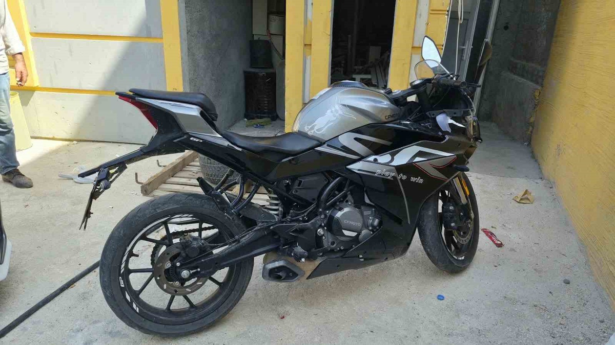 Adıyaman\'da otomobil motosikletle çarpıştı, yaralı sürücü hastaneye gitmeyi reddetti