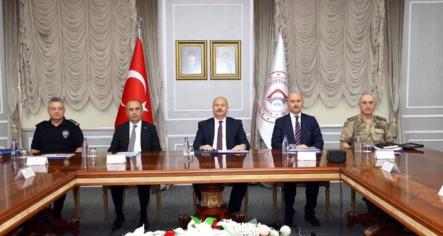 Adıyaman'da üniversite güvenliği için tedbirler Vali Küçük başkanlığında görüşüldü