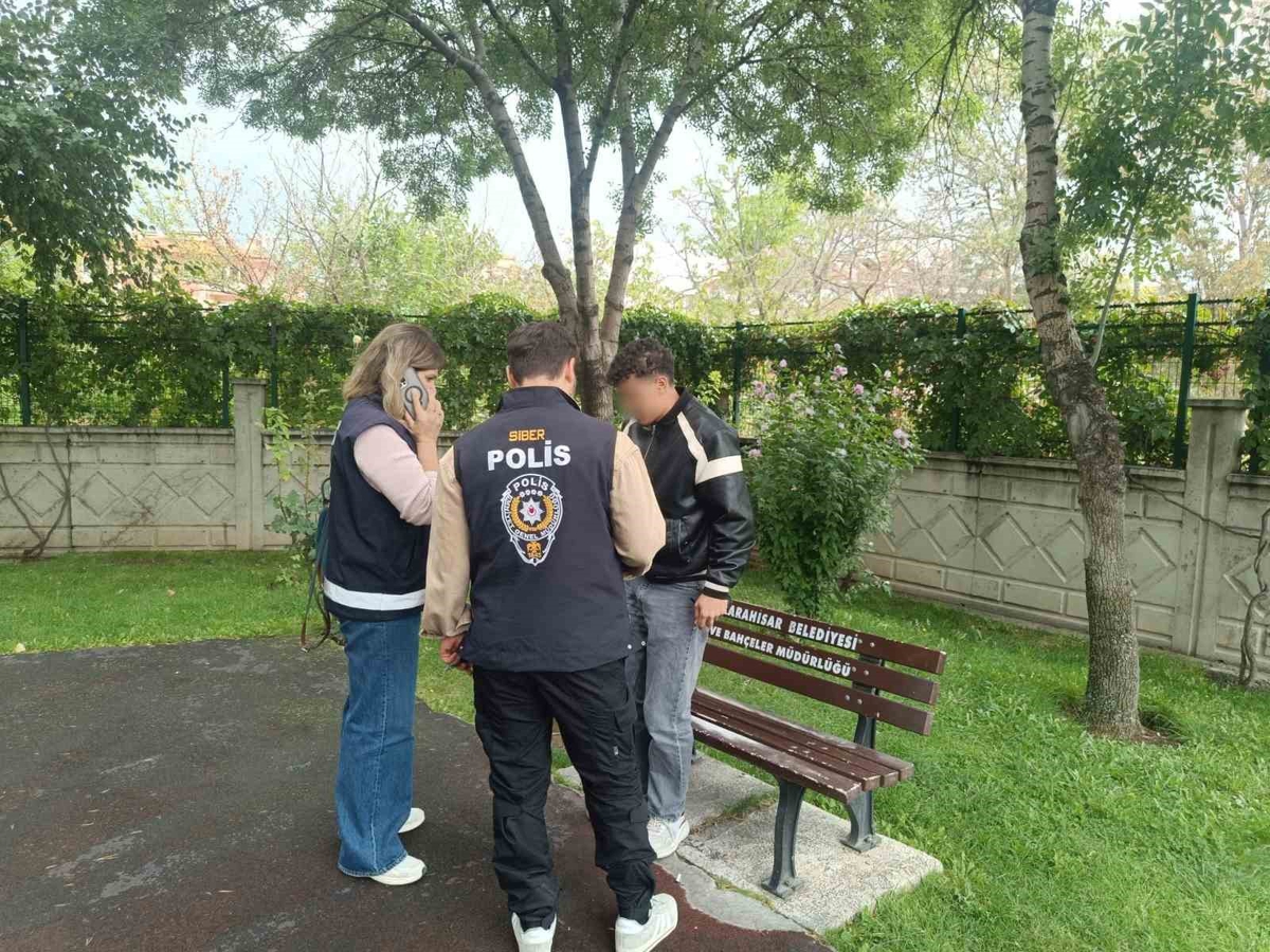 Afyonkarahisar\'ın ilçelerinde 105 okul ve çevresi denetlendi, 345 şahıs sorgulandı
