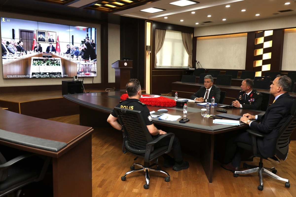 Ağrı\'da okul güvenliği toplantısında servis denetimleri ve risk analizleri ele alındı