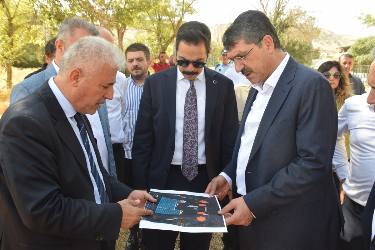 Nasıroğlu, Gercüş\'te 5 dönümlük Gençlik Merkezi\'nde sinema salonu olacağını söyledi