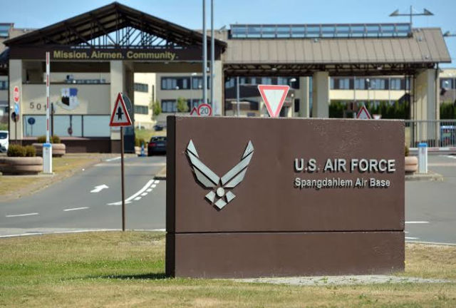 Almanya'daki Spangdahlem ABD Hava Üssü'nden kalkan bir F-16 düştü