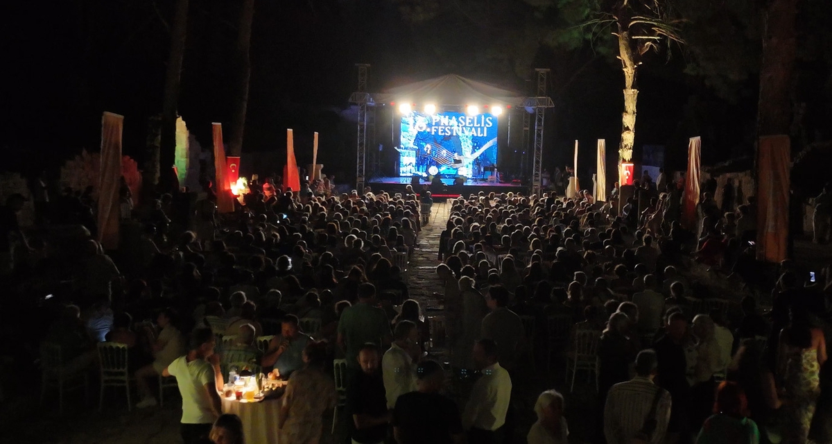 Kemer\'de 2 bin 700 yıllık Phaselis Antik Kenti\'nde 16\'ncı Phaselis Festivali başladı