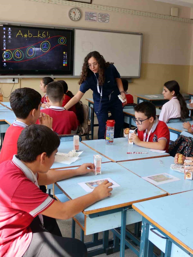 Aydın Efeler'de köy okulu öğrencilerine yerel değerleri dijital kayıt projesi başladı