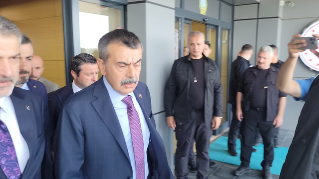 Turgutlu'daki silahlı olay sonrası Bakan Tekin programlarını iptal edip Manisa'ya gitti
