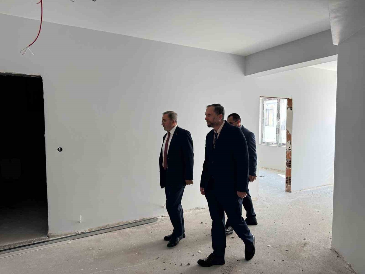 İl Müftüsü Yaşar, Balıkesir Susurluk\'ta süren Kur\'an Kursu inşaatını inceledi