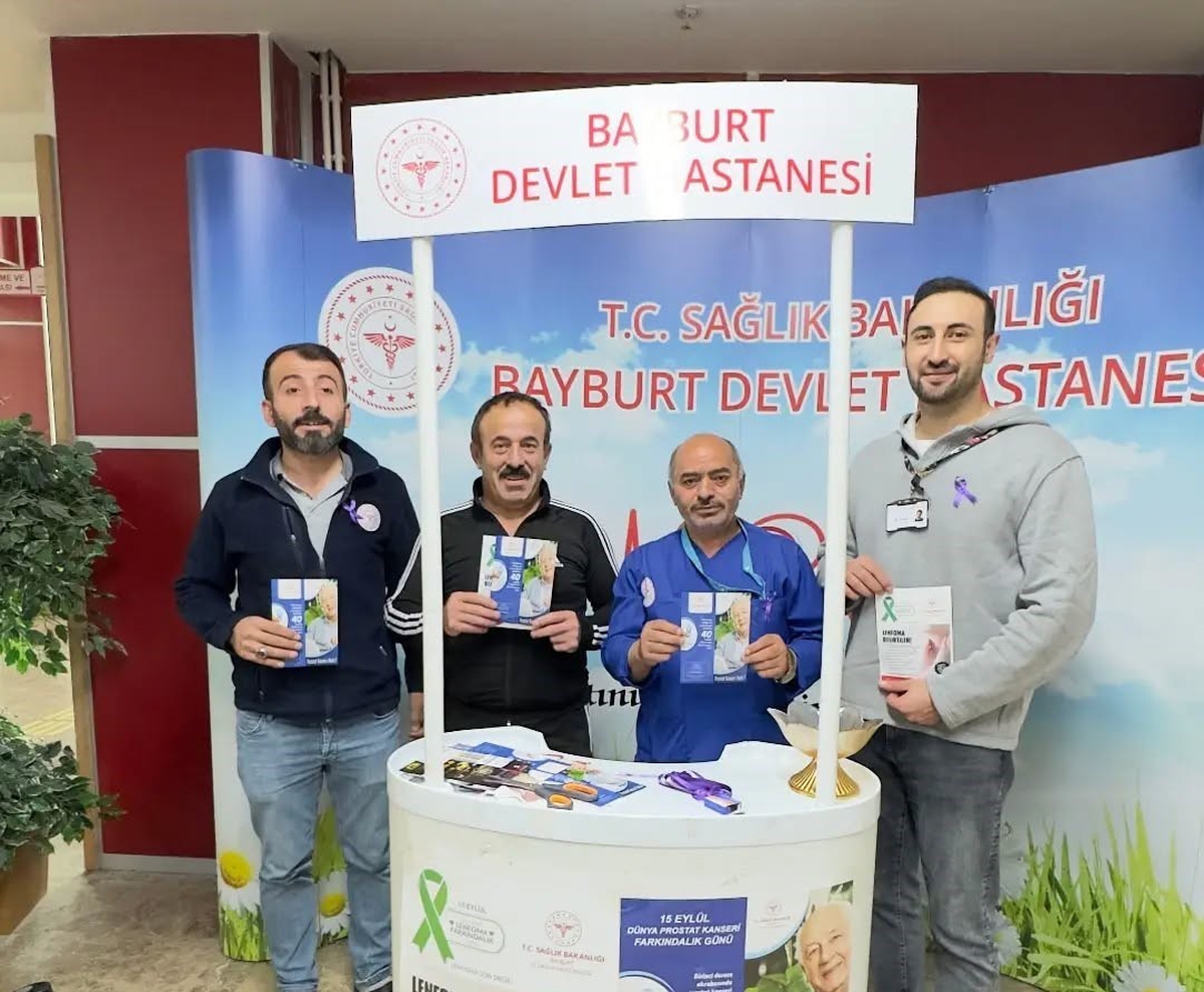 Bayburt Devlet Hastanesi\'nde lenfoma ve prostat kanseri için broşür dağıtıldı