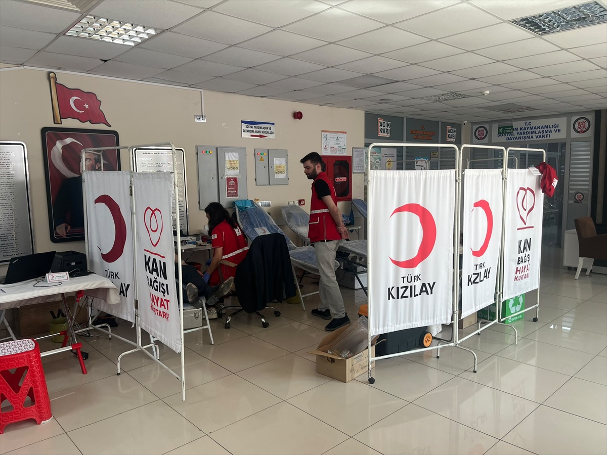 BİK Samsun Bölge Müdürlüğü personeli Atakum\'da Kızılay\'a kan bağışında bulundu