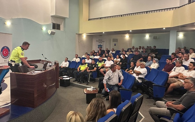 Muğla Bodrum'da servis şoförlerine yönelik öğrenci güvenliği toplantısı düzenlendi