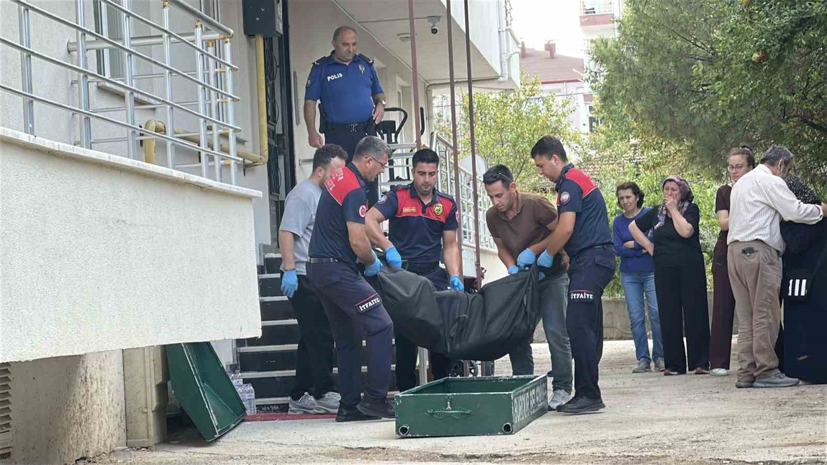 Burdur\'da boya yaparken fenalaşan 55 yaşındaki boya ustası ölü bulundu