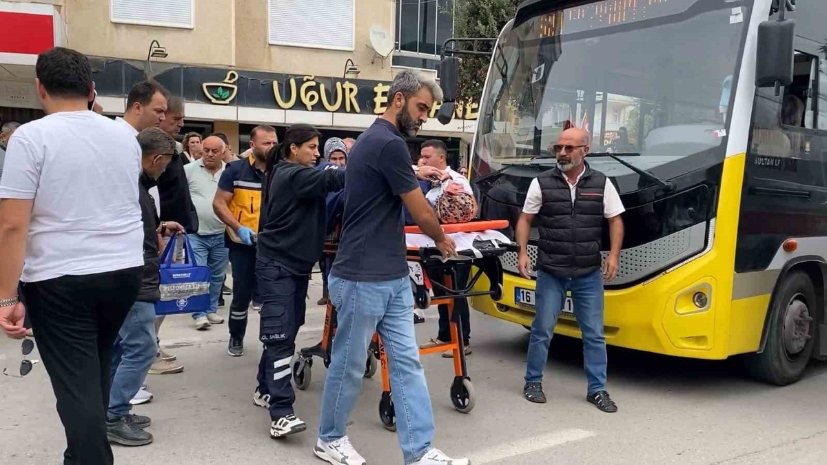 Bursa İnegöl\'de halk otobüsünün çarptığı 68 yaşındaki kadın ağır yaralandı