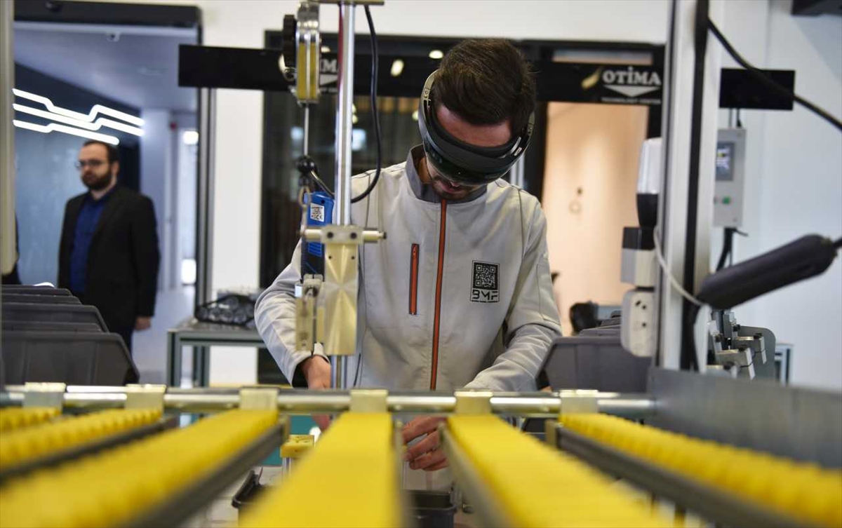 113 işletmeye destek veren Bursa Model Fabrika, KOSGEB SEGEM statüsü kazandı