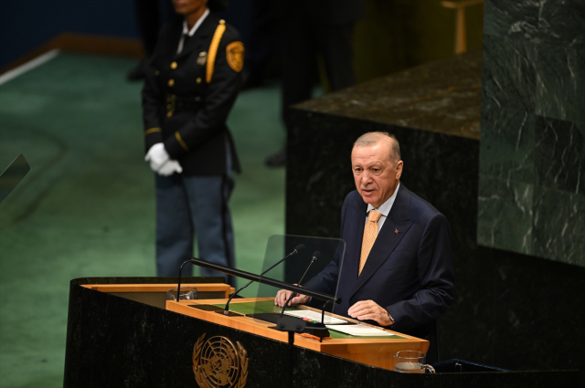 Cumhurbaşkanı Erdoğan, BM Genel Kurulu kürsüsünde Sezai Karakoç’un şiirini okudu