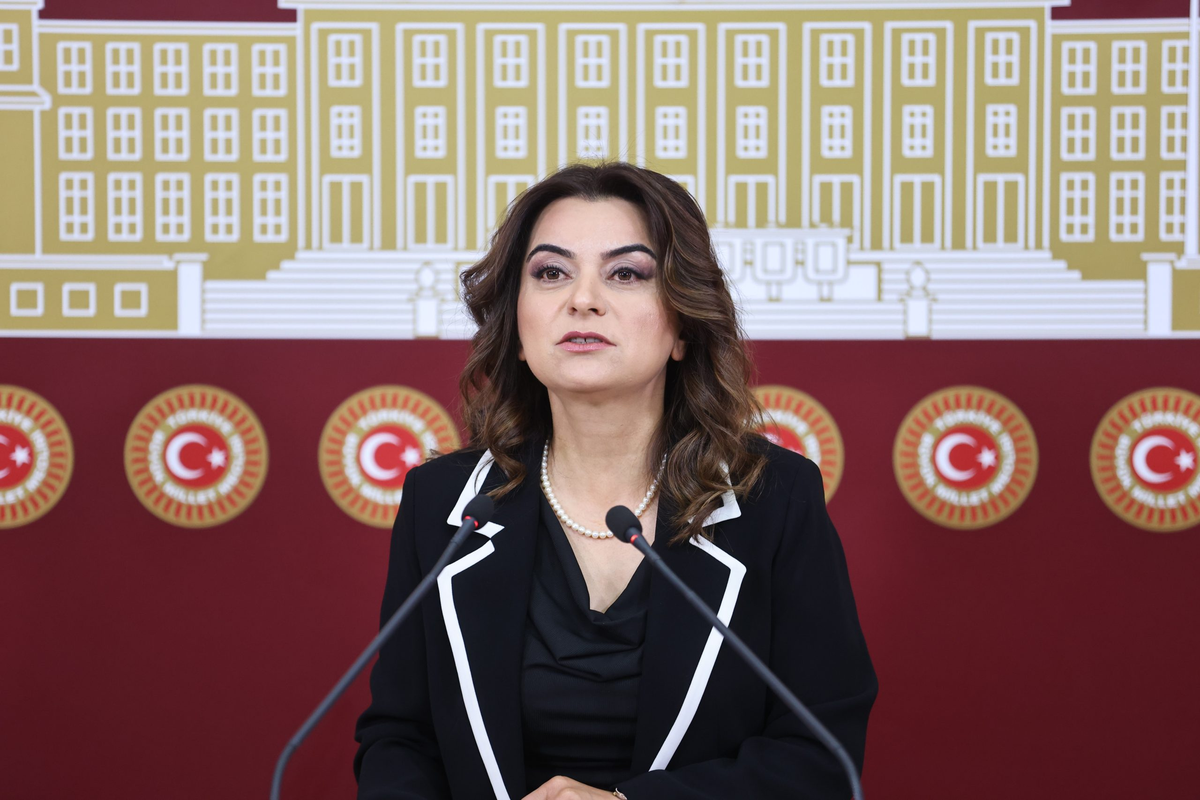 DEM\'li Koçyiğit, Manisa Turgutlu\'da okul saldırısında yaralanan çocuklara şifa diledi