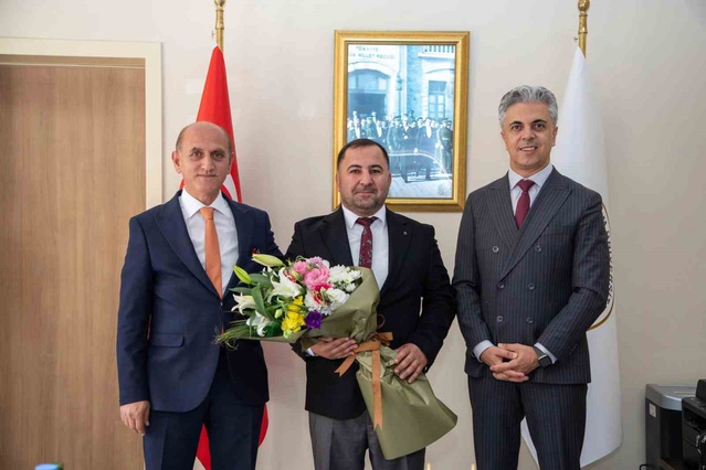 Doç. Dr. Aydoğdu, EBYÜ Sağlık Hizmetleri MYO müdürlüğünü törenle devraldı