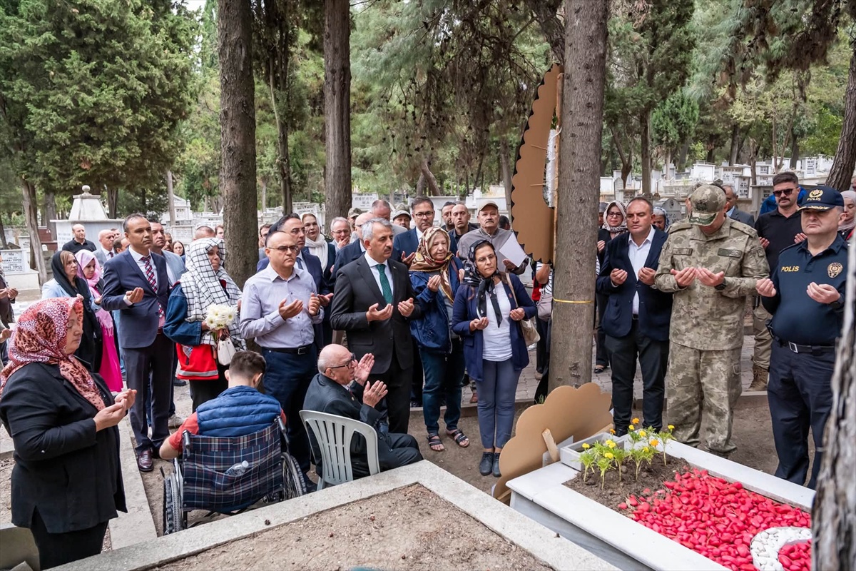 Edirne\'de şehitler kabirleri başında anıldı
