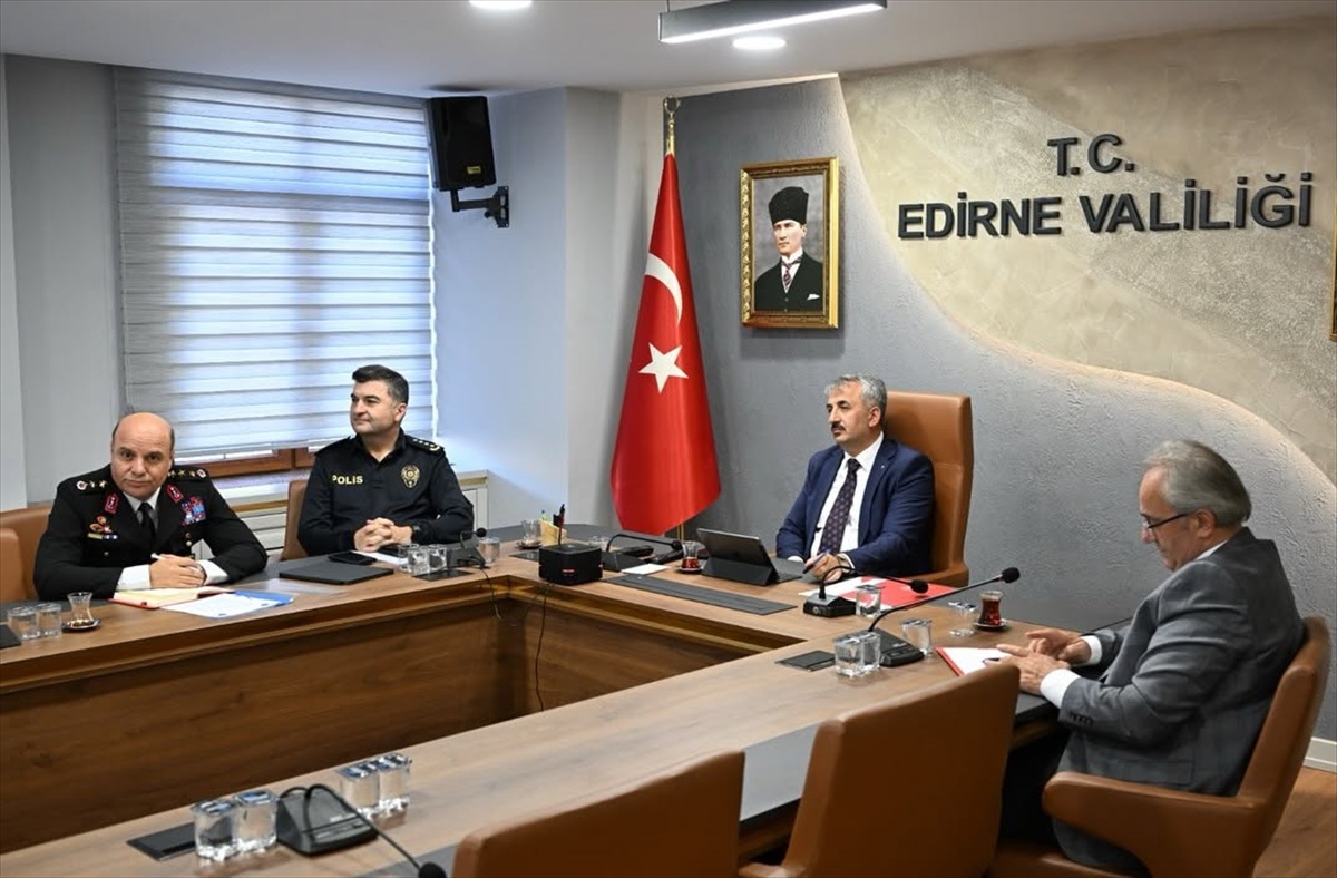 Edirne Valisi Sezer, 81 ilden yetkiliyle okul güvenliği toplantısına katıldı