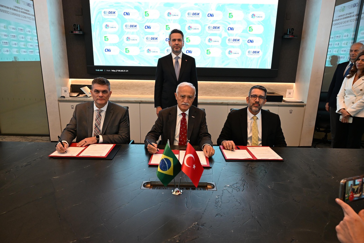 Bakan Bayraktar New York\'ta enerji projelerini anlattı, DEİK-CNI mutabakatı imzalandı